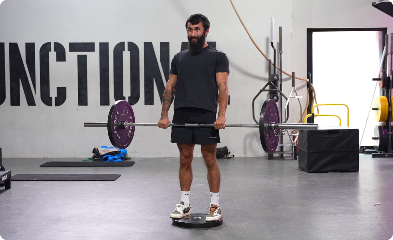conventional vs sumo deadlift biomechanics.jpg